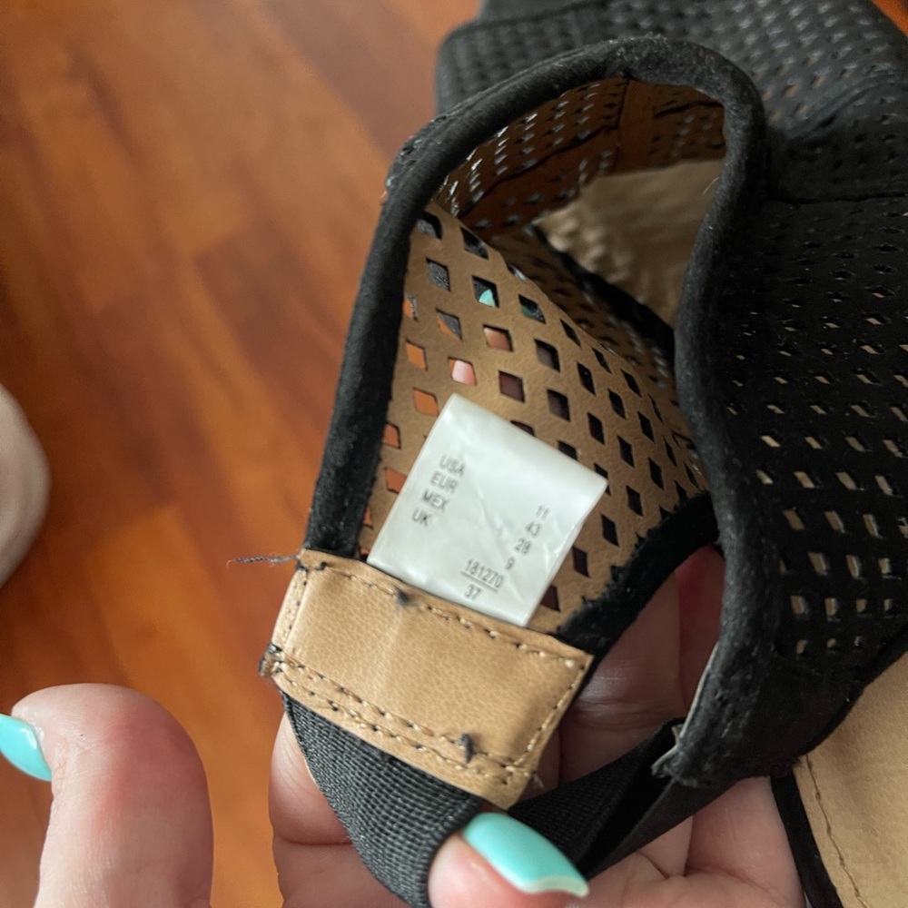 Cute Shoes - Picture 4 of 4